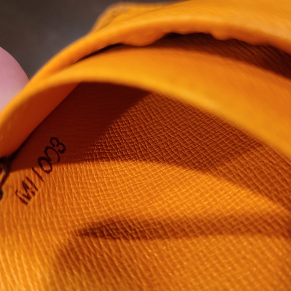 Authentic Louis Vuitton Epi kisslock wallet - Picture 10 of 10